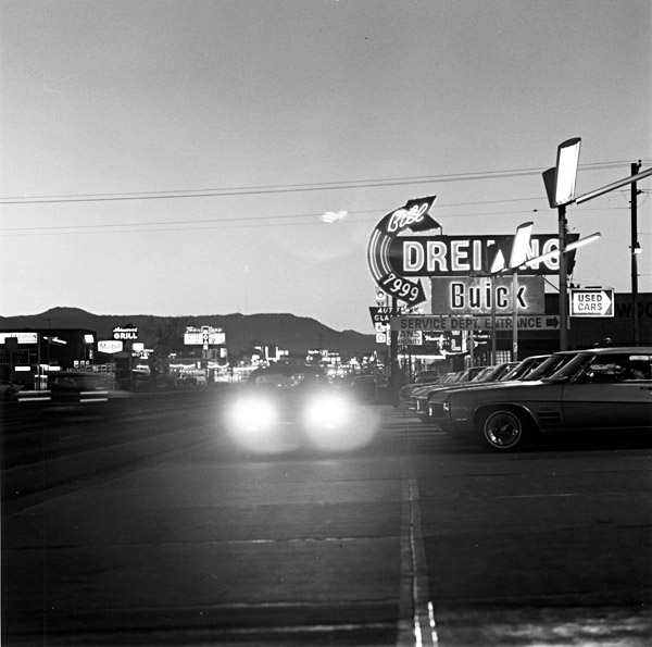 Robert Adams photo: Colfax Avenue, Lakewood, 1970; courtesy Fraenkel Gallery, San Francisco, © Robert Adams and the Fraenkel Gallery