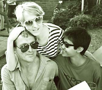     Nigel Roberts, Pam Brown, Dîpti Saravanamuttu, Courthouse Hotel beer garden, Newtown, Sydney, at the launch of Surfers Paradise magazine number 3, 12 March 1983, photo John Tranter [m1b11]